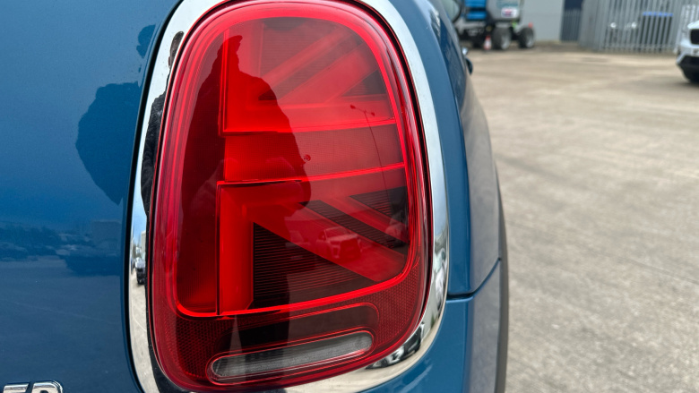 MINI Hatchback 1.5 Cooper Classic 5dr Auto Petrol Hatchback